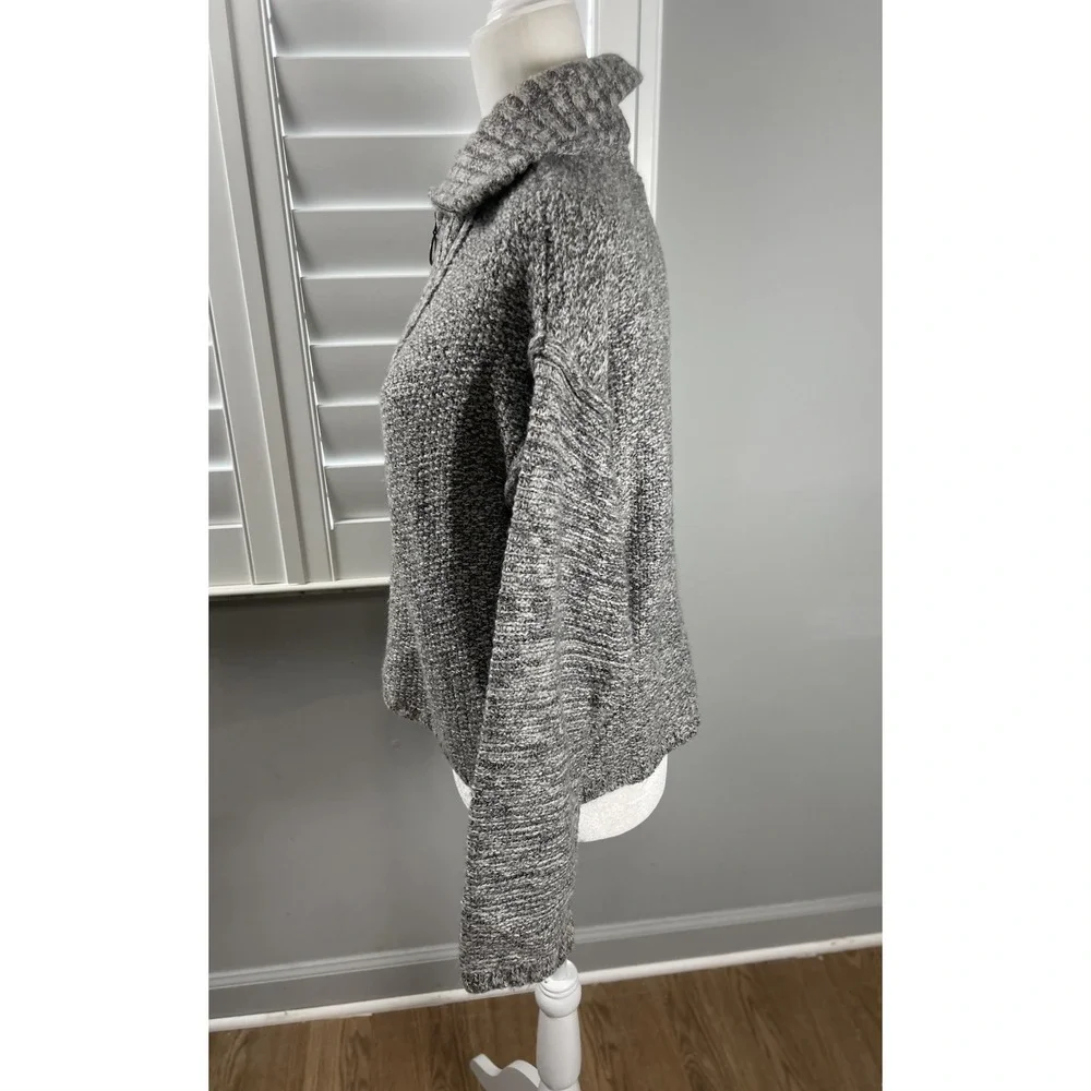 Women's‎ Mock Turtleneck Quarter Zip Pullover Sweater Universal Threads Gray M